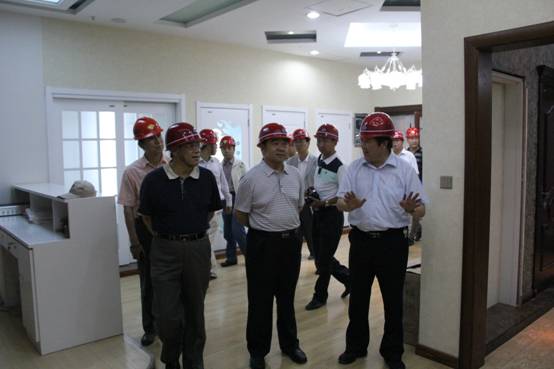 青海省經(jīng)濟(jì)委員會(huì)黨組書記、主任，省國資委  黨委副書記、副主任吳海昆實(shí)地考察物產(chǎn)集團(tuán)重點(diǎn)項(xiàng)目