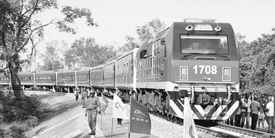 搭中國快車，促非洲發(fā)展